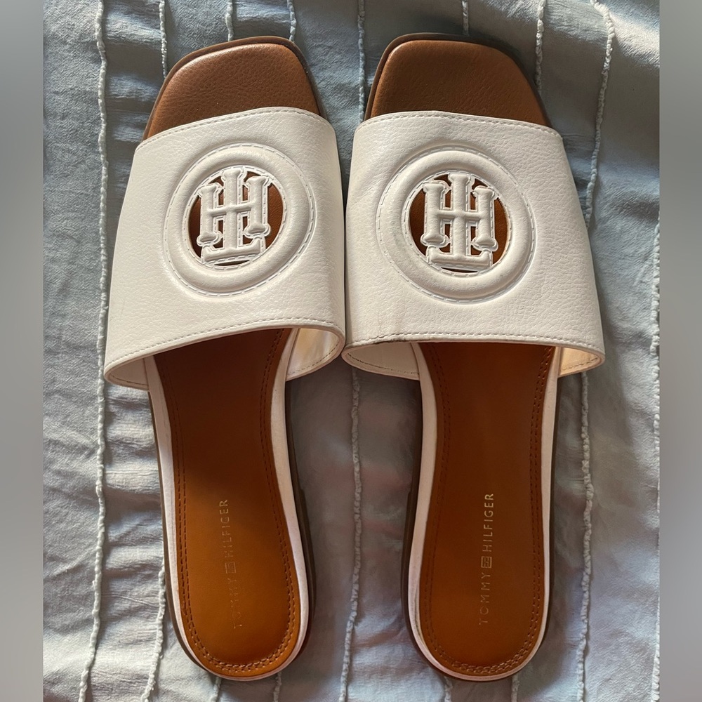 Tommy Hilfiger size 9.5 white sandals. Great condition.